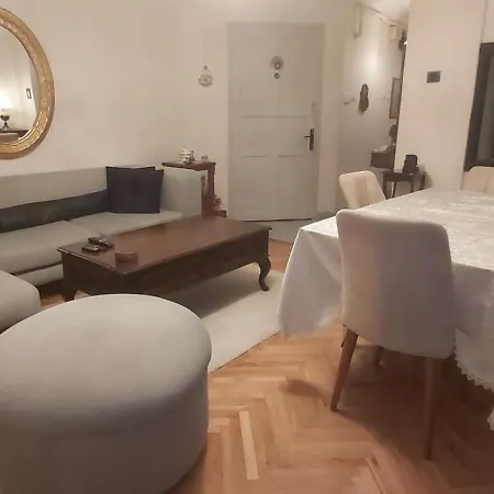 Tarihi Asansoer Boelgesinde Konforlu 公寓